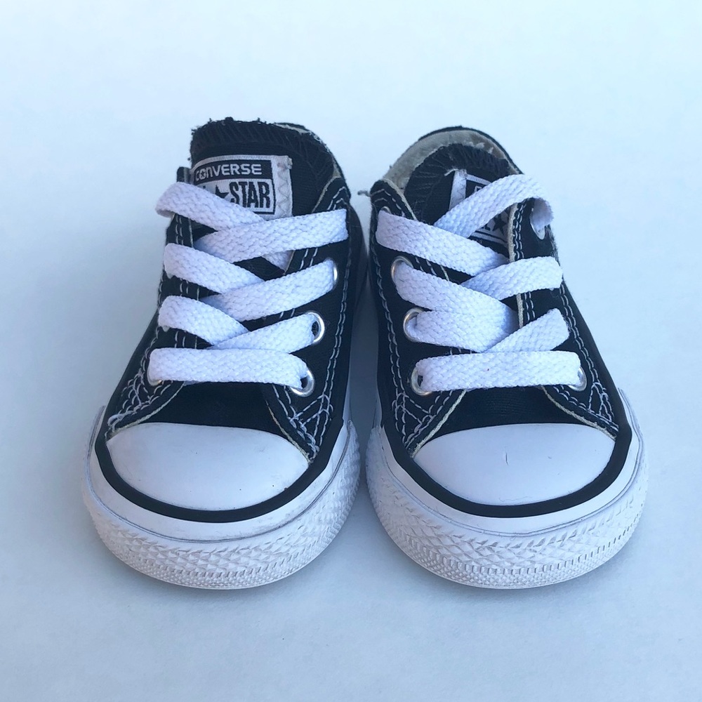 Converse - Classic Black Size 4